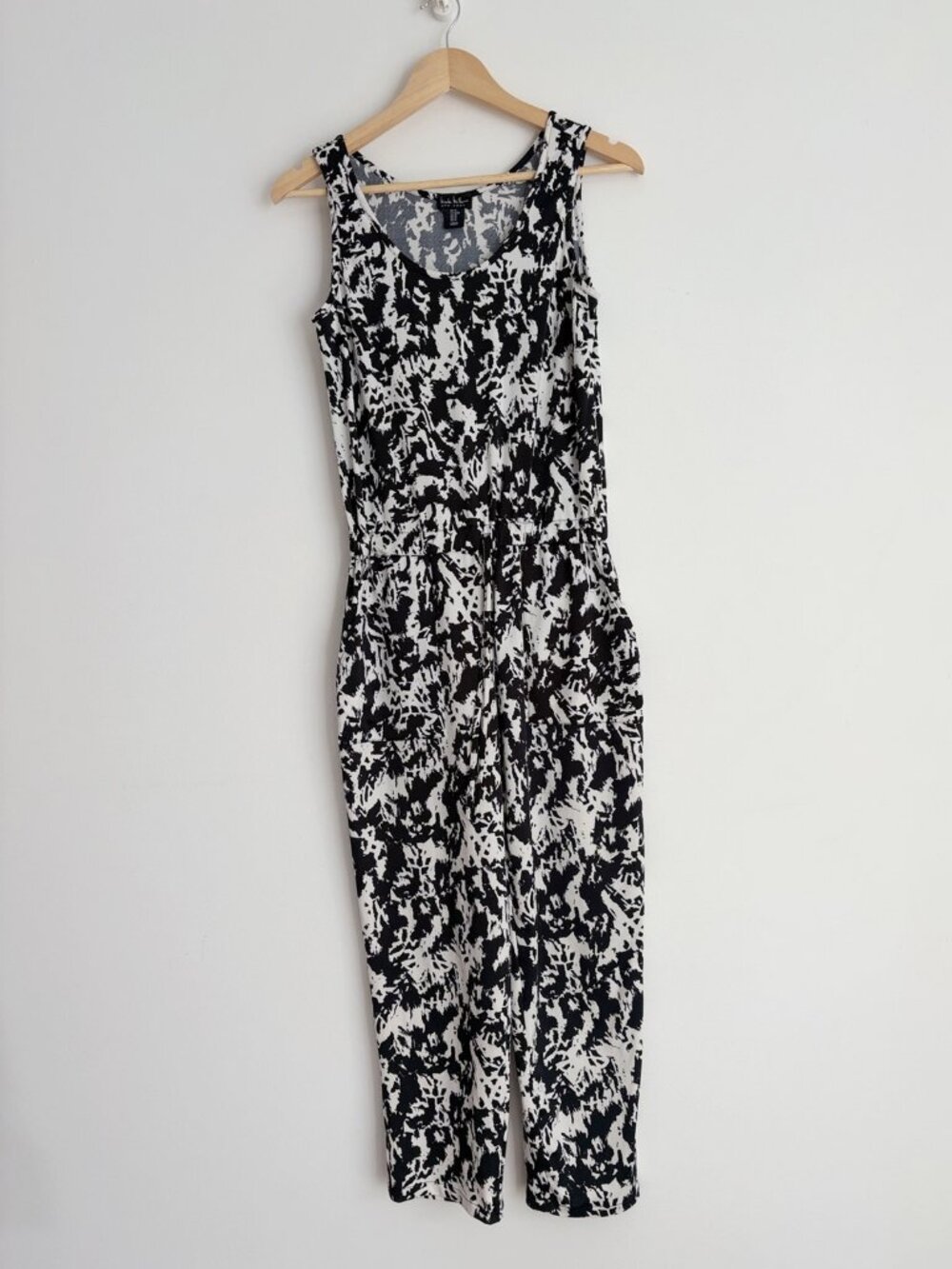 Nicole Miller New York Black White Abstract Print Jersey Jumpsuit Pockets XS